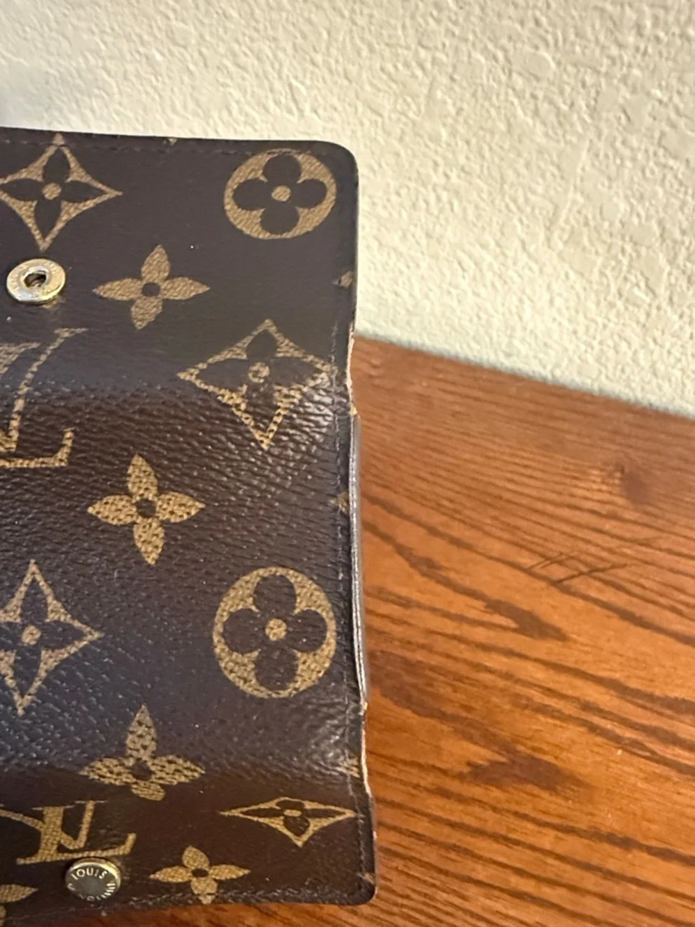 Authentic Louis Vuitton Monogram 4 Key Case Holder CT1116